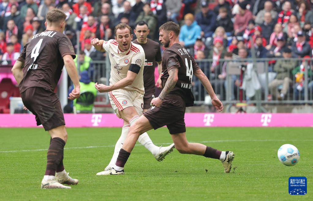 拜仁慕尼黑传奇球员助阵球队训练,备战下一场比赛的简单介绍 拜仁慕尼黑传奇球员助阵球队训练,备战下一场比赛的简单介绍