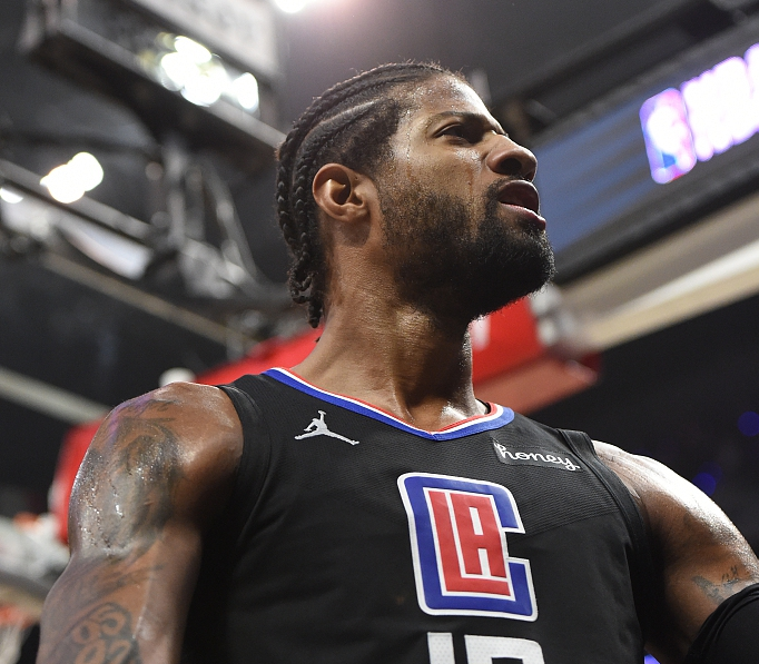 拉斯维加斯队员不负众望，轻取胜利的简单介绍