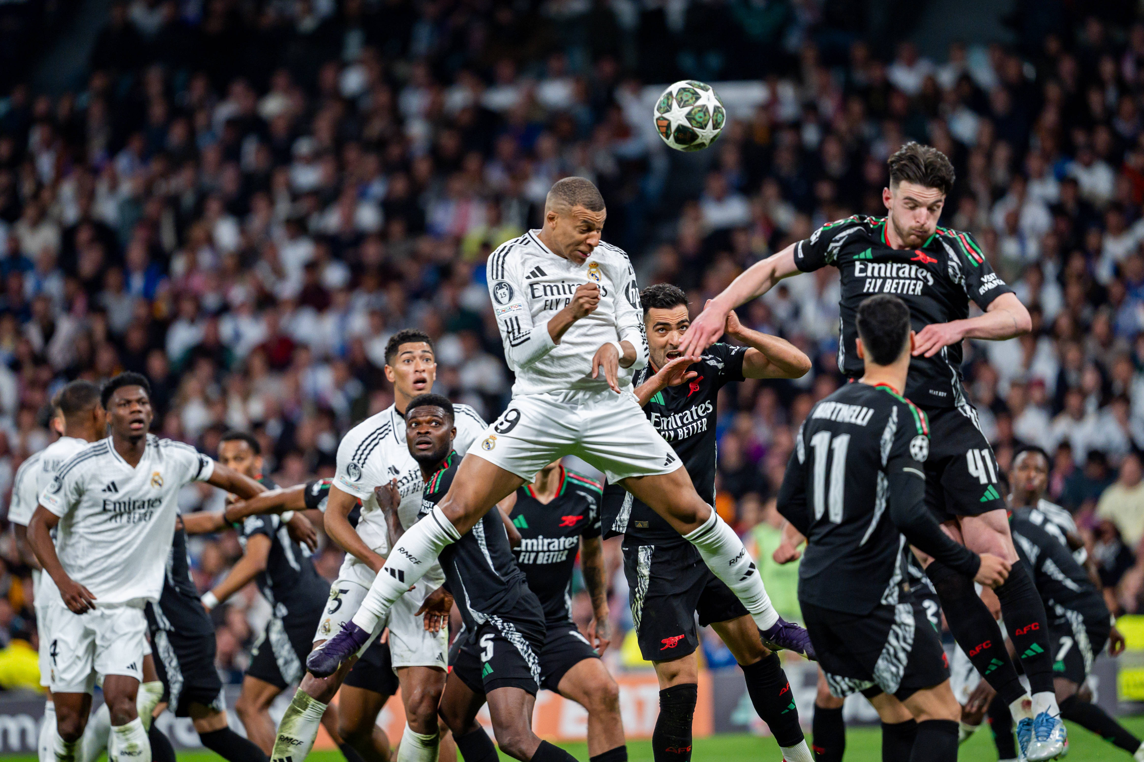 利物浦主场失分，阿森纳晋级四强