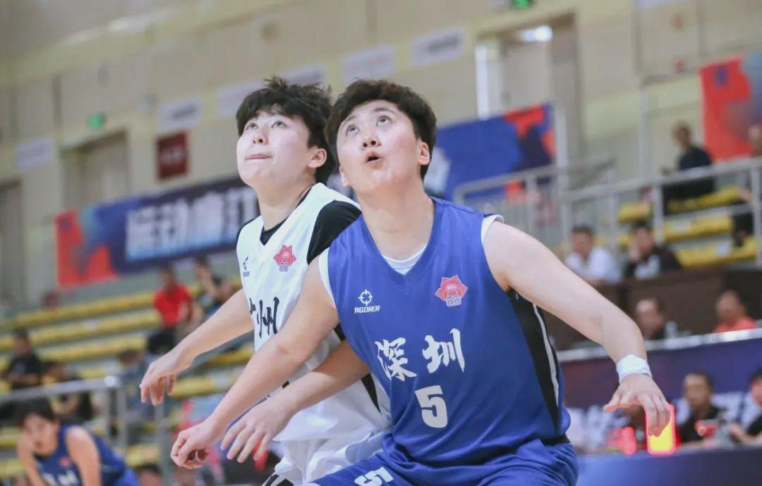 决胜关键时刻,运动员全力以赴突破自我的简单介绍 决胜关键时刻,运动员全力以赴突破自我的简单介绍