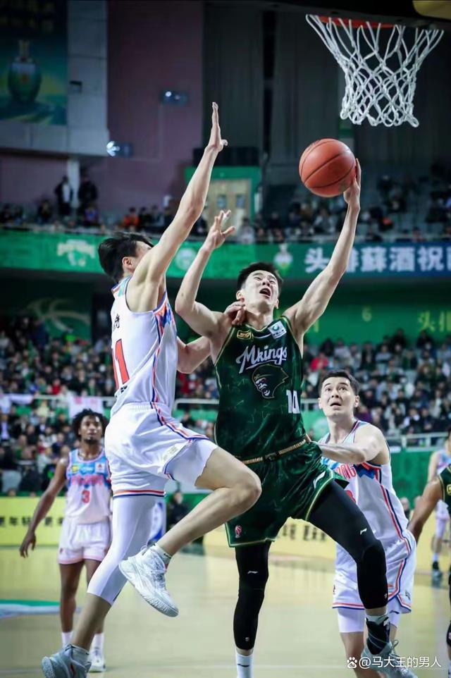 吉林队不敌新疆队，陷入低谷