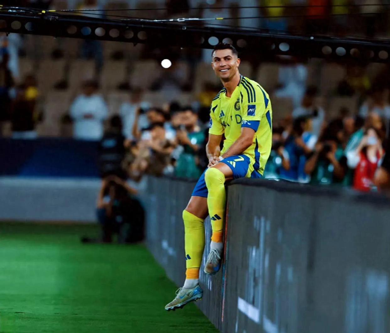 亚冠赛场的惊险之战,球员奋力拼搏的简单介绍 亚冠赛场的惊险之战,球员奋力拼搏的简单介绍