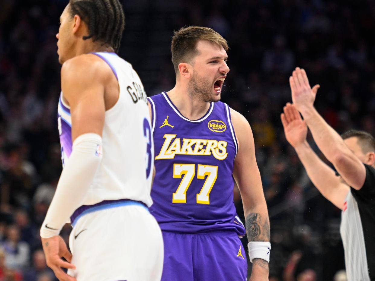 深圳队逆转公牛，东契奇状态火热